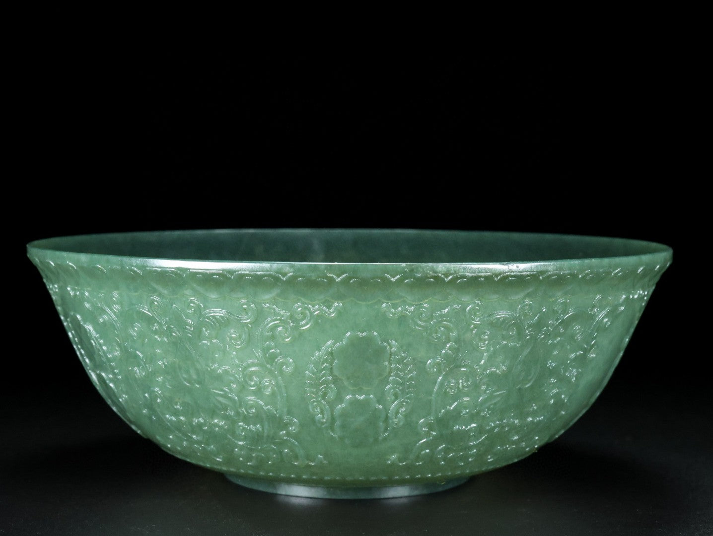 A0674 Chinese Green Hetian Jade Low Relief Flowers Design Bowl