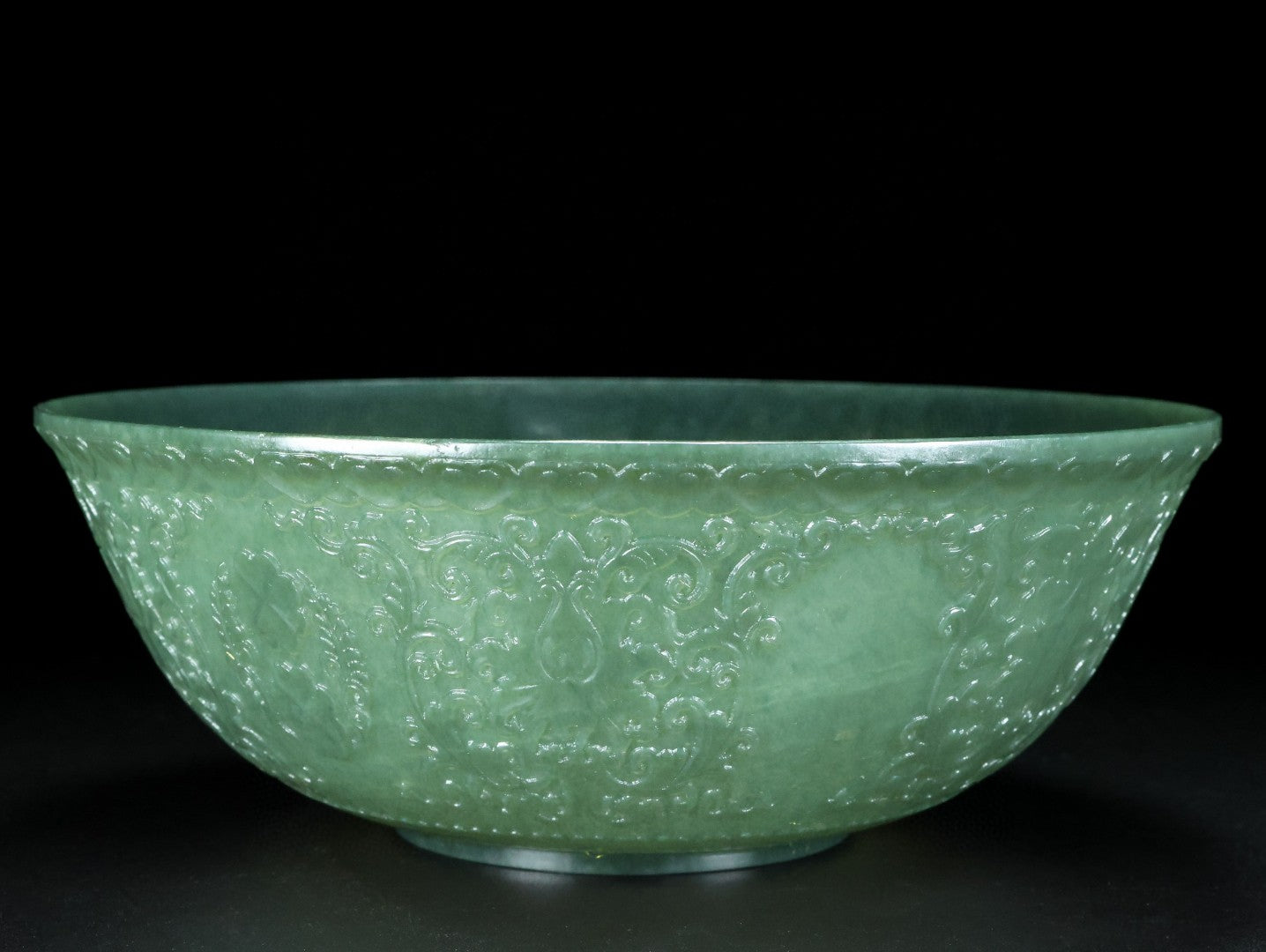 A0674 Chinese Green Hetian Jade Low Relief Flowers Design Bowl