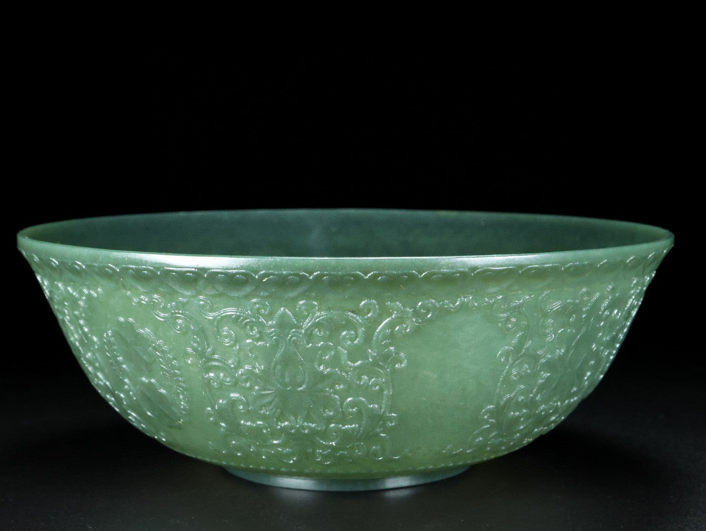 A0674 Chinese Green Hetian Jade Low Relief Flowers Design Bowl