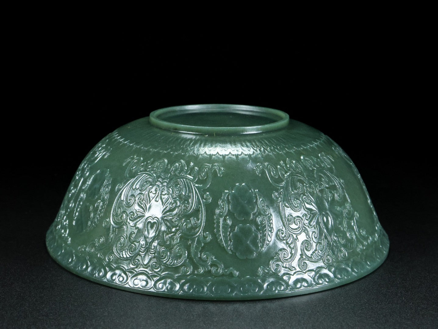 A0674 Chinese Green Hetian Jade Low Relief Flowers Design Bowl