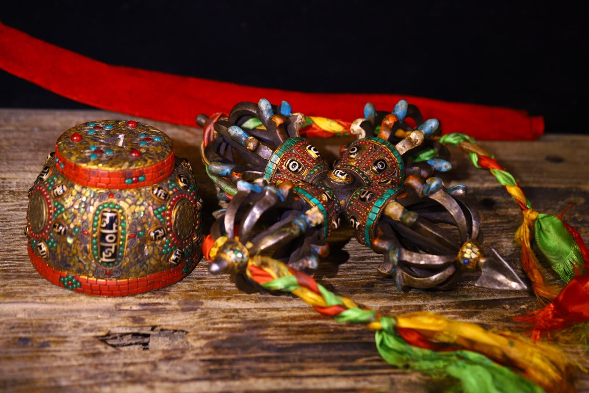 A0678 Tibetan Buddhism Gilt Gold Copper Inlay DZI Agate & Gem Dharma-vessel Statue