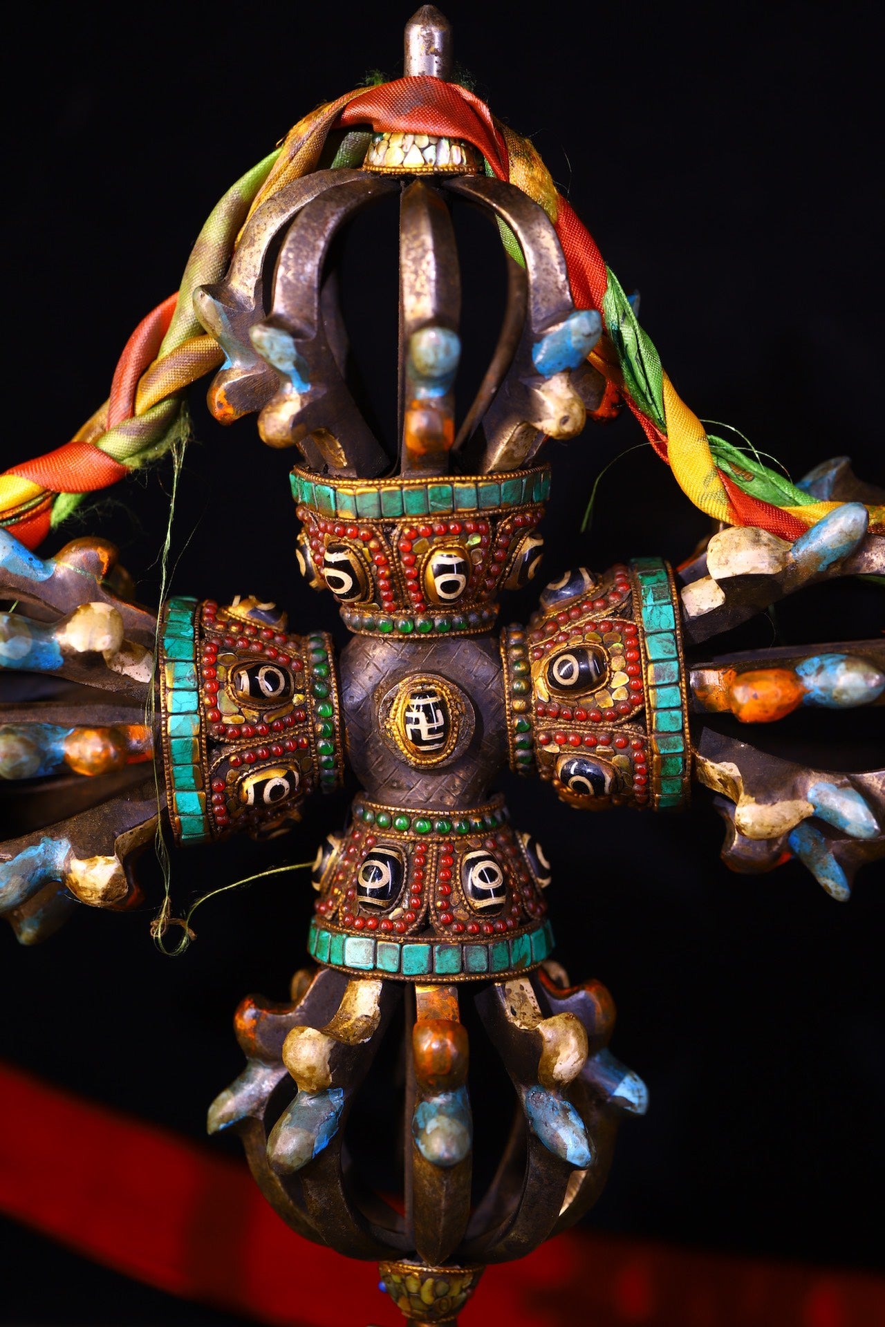 A0678 Tibetan Buddhism Gilt Gold Copper Inlay DZI Agate & Gem Dharma-vessel Statue