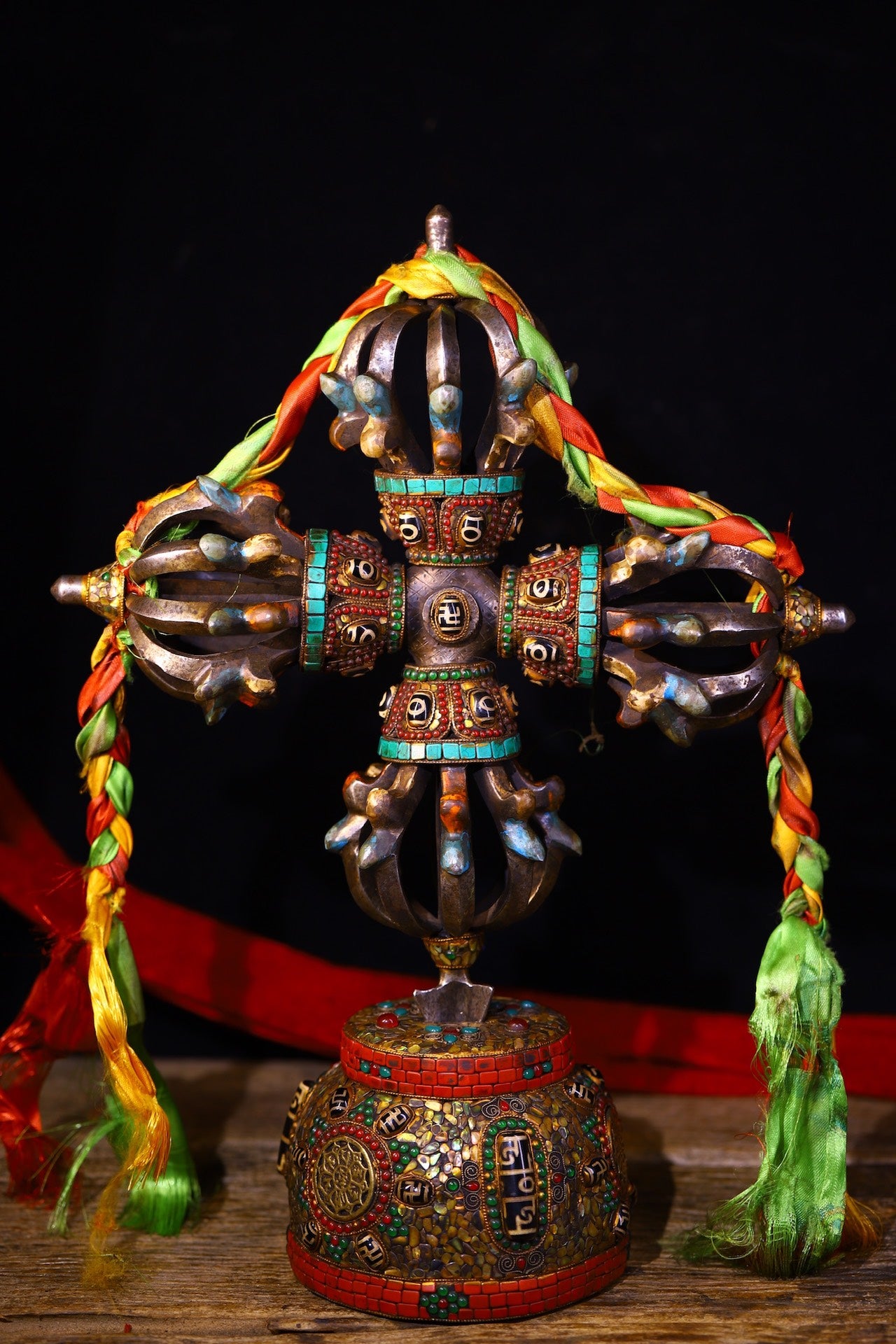 A0678 Tibetan Buddhism Gilt Gold Copper Inlay DZI Agate & Gem Dharma-vessel Statue