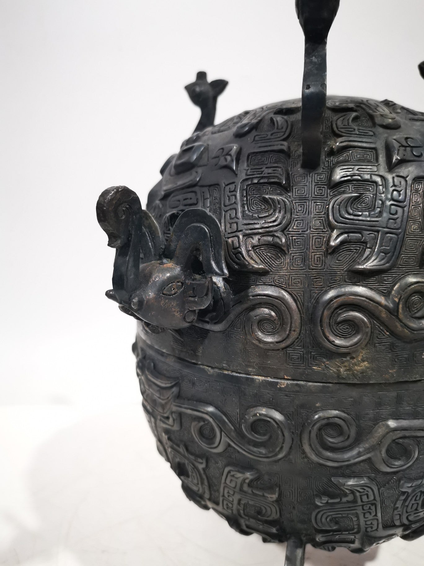 A0681 Vintage Chinese Bronze Beast Face Bronze Gui Vessels