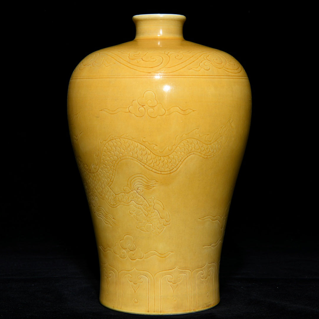 A0682 Chinese Yellow Glaze Clouds Dragon Design Porcelain Vase