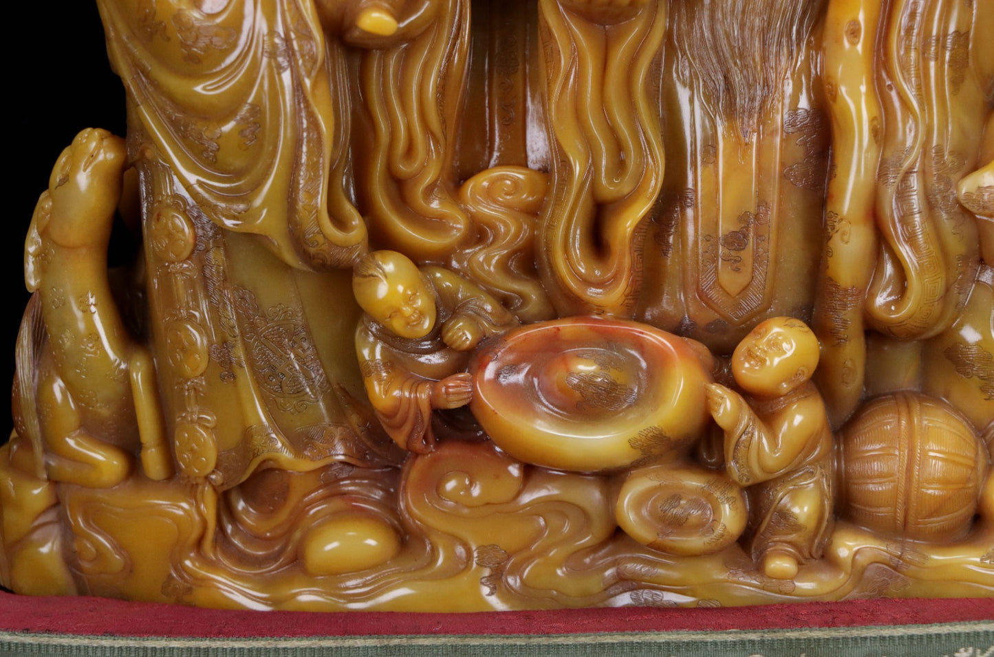 A0686 Vintage Chinese Shoushan Tianhuang Stone Carved Taoism Deity Fukurokuju Statue