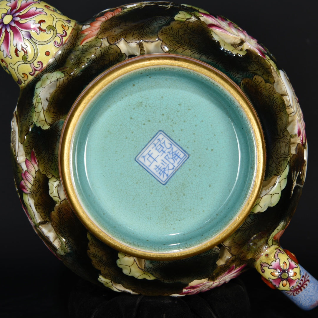 A0688 Openwork Chinese Gilt Gold Famille Rose Enamel Lotus Flower & Crane Design Porcelain Teapot