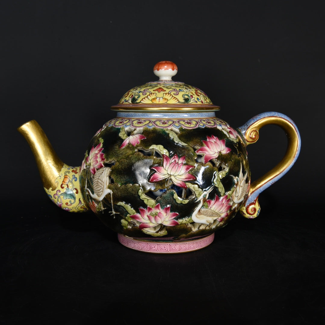 A0688 Openwork Chinese Gilt Gold Famille Rose Enamel Lotus Flower & Crane Design Porcelain Teapot