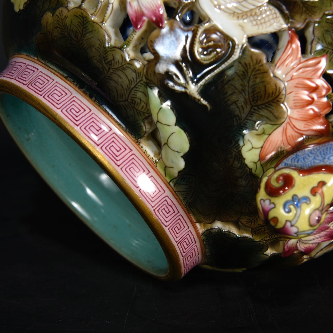 A0688 Openwork Chinese Gilt Gold Famille Rose Enamel Lotus Flower & Crane Design Porcelain Teapot