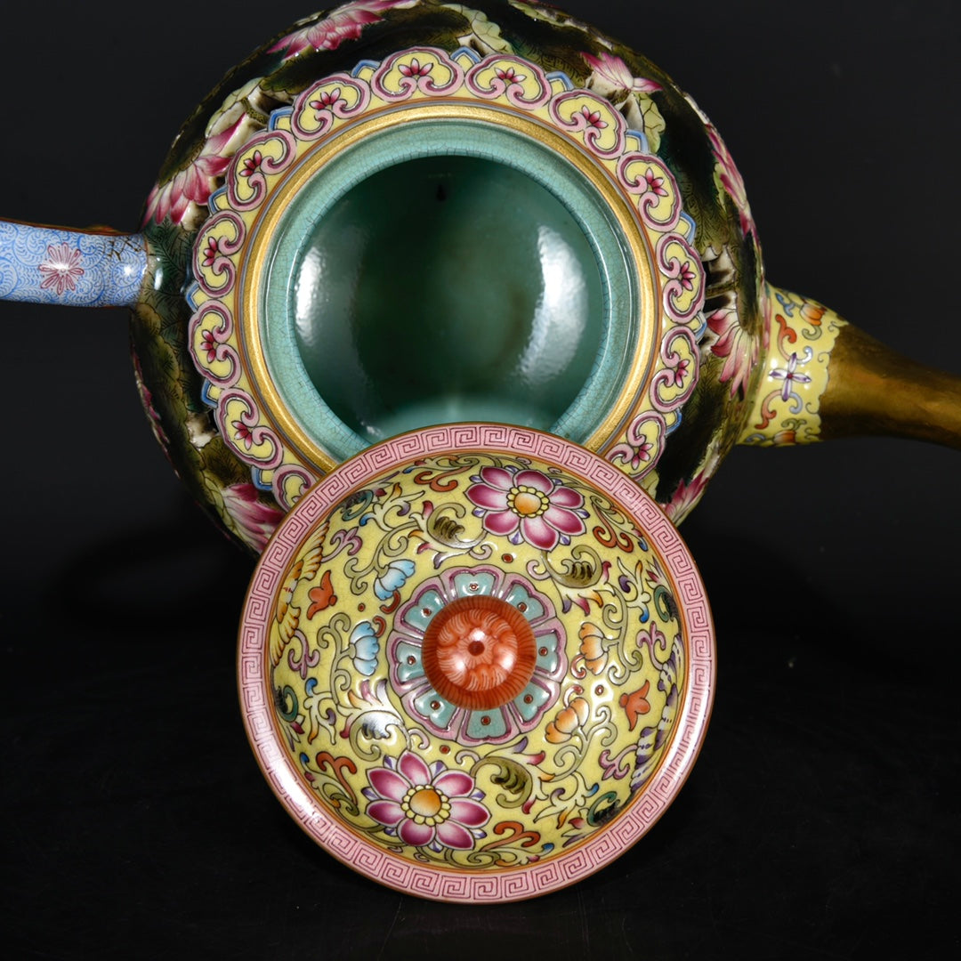 A0688 Openwork Chinese Gilt Gold Famille Rose Enamel Lotus Flower & Crane Design Porcelain Teapot