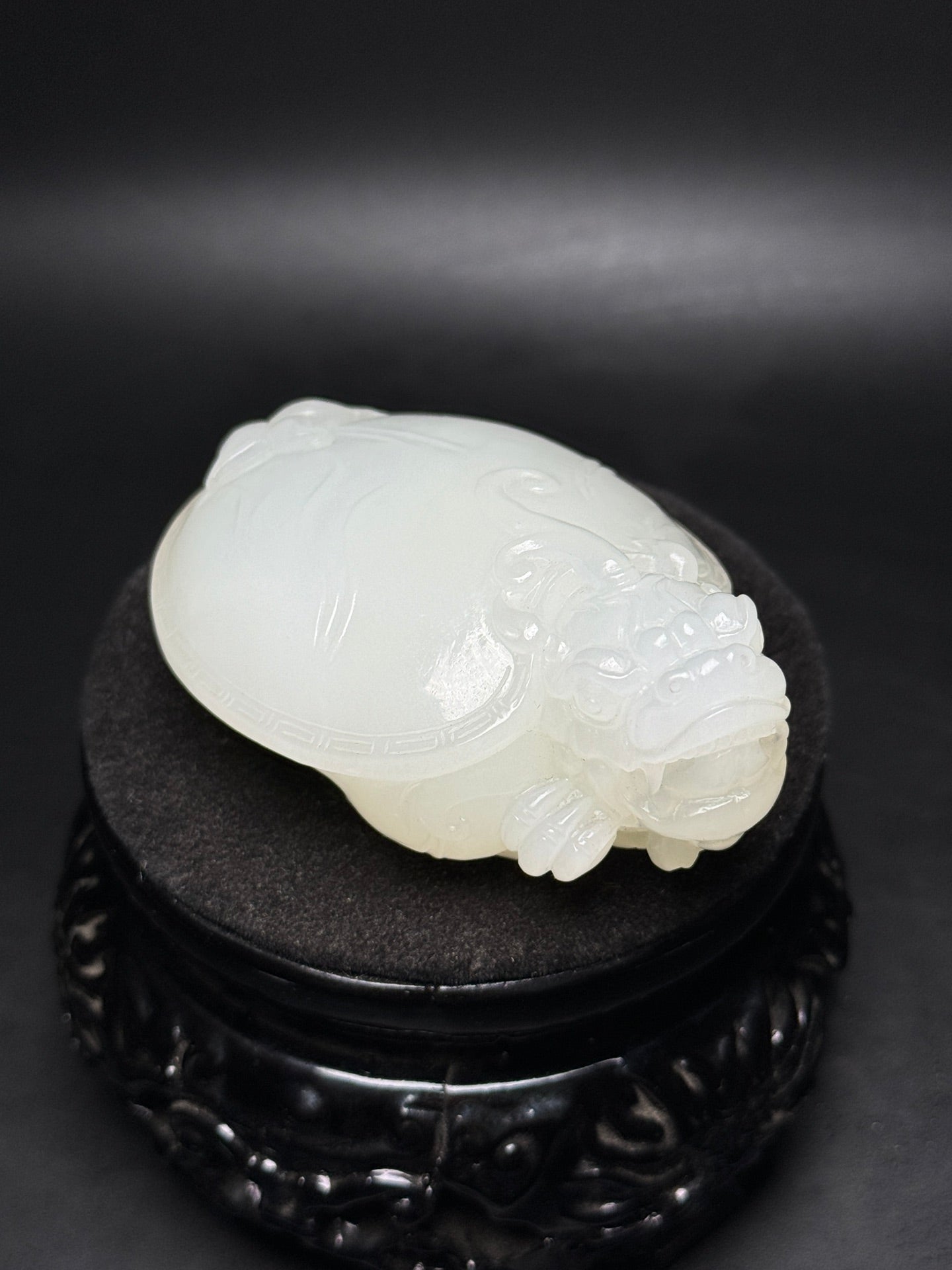 A0700 High Quality Chinese White Hetian Jade Carved Dragon Turtle Statue