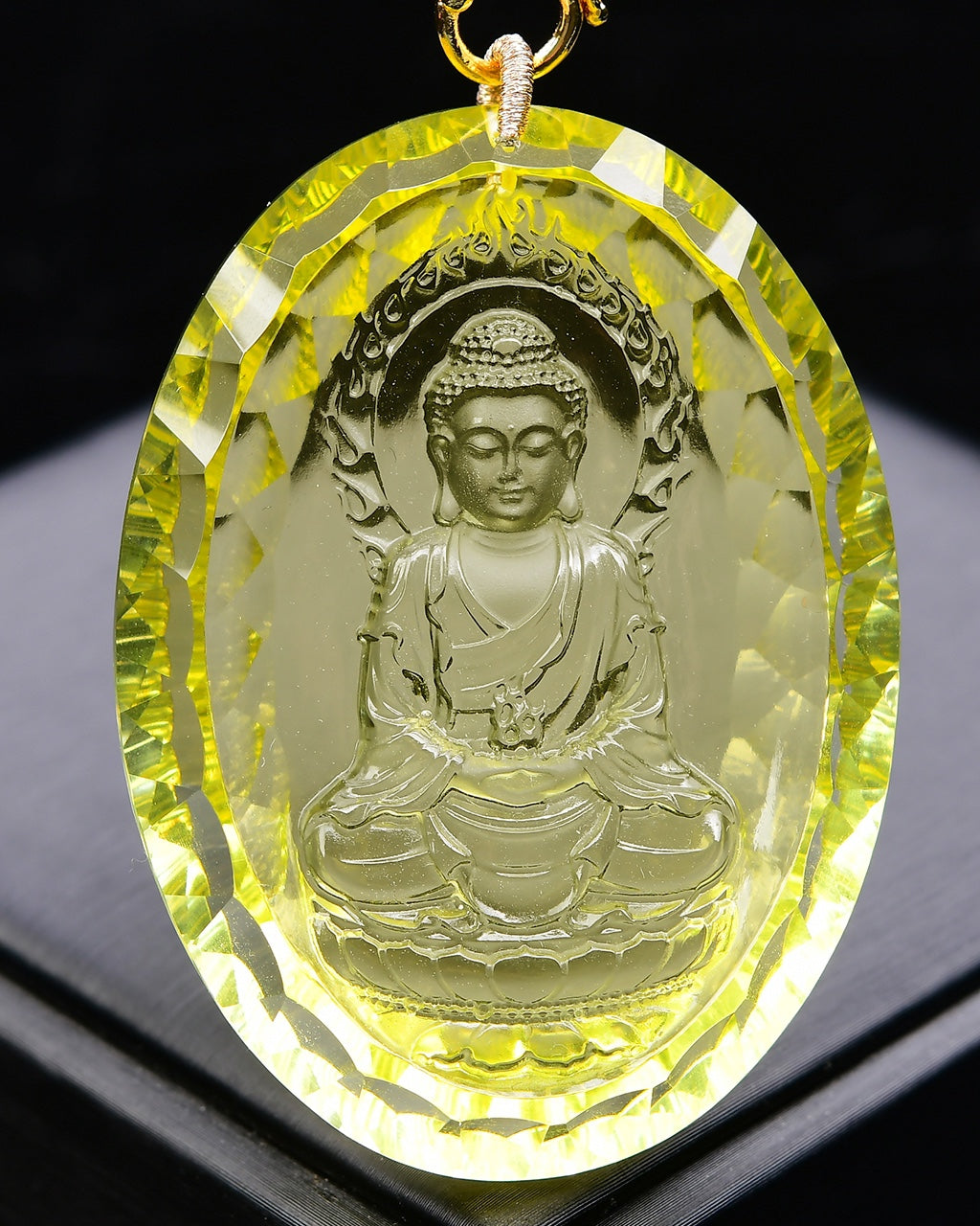 A0701 Exquisite Yellow Crystal Carved Siddhartha Buddha Pendant