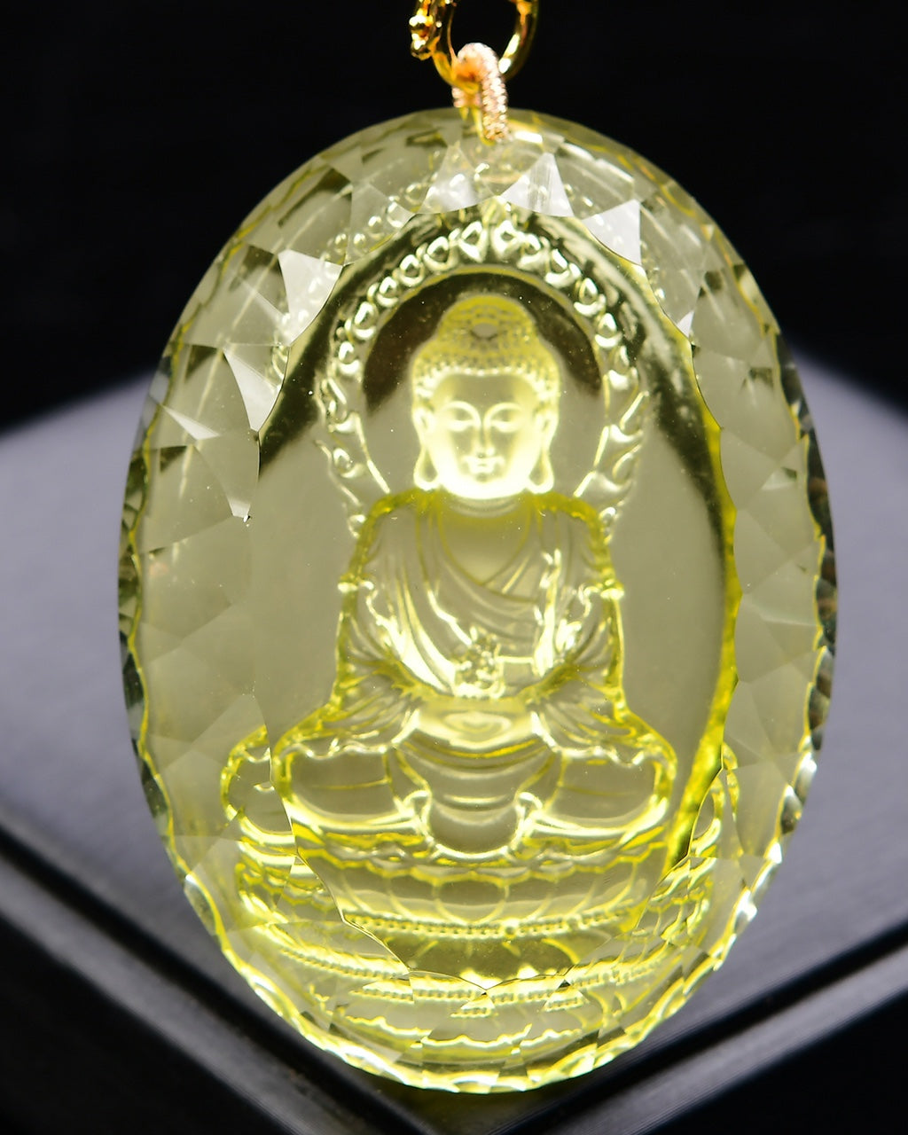 A0701 Exquisite Yellow Crystal Carved Siddhartha Buddha Pendant