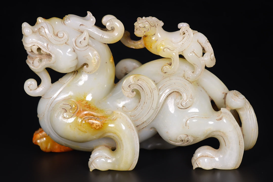 A0704 Superb Vintage Chinese Hetian Jade Carved Fortune Beast Statue