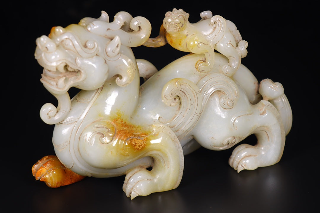 A0704 Superb Vintage Chinese Hetian Jade Carved Fortune Beast Statue
