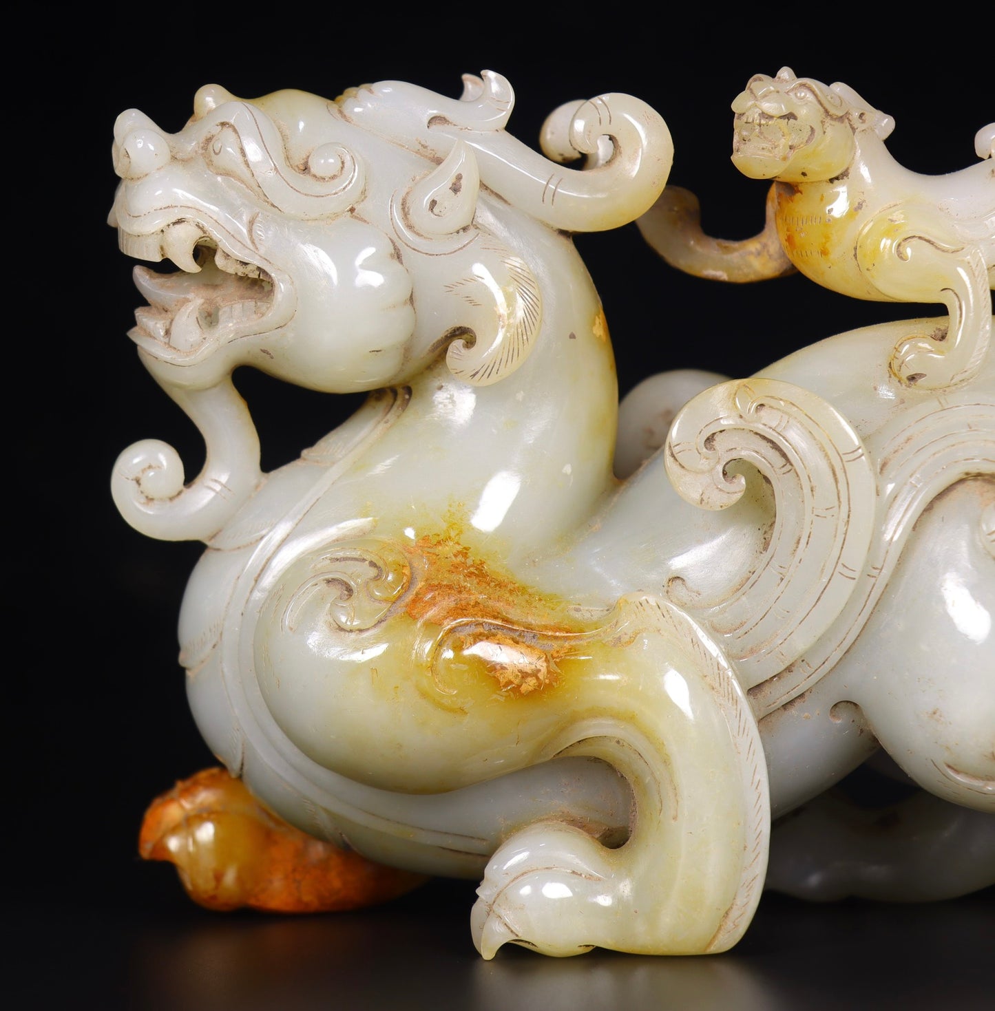 A0704 Superb Vintage Chinese Hetian Jade Carved Fortune Beast Statue