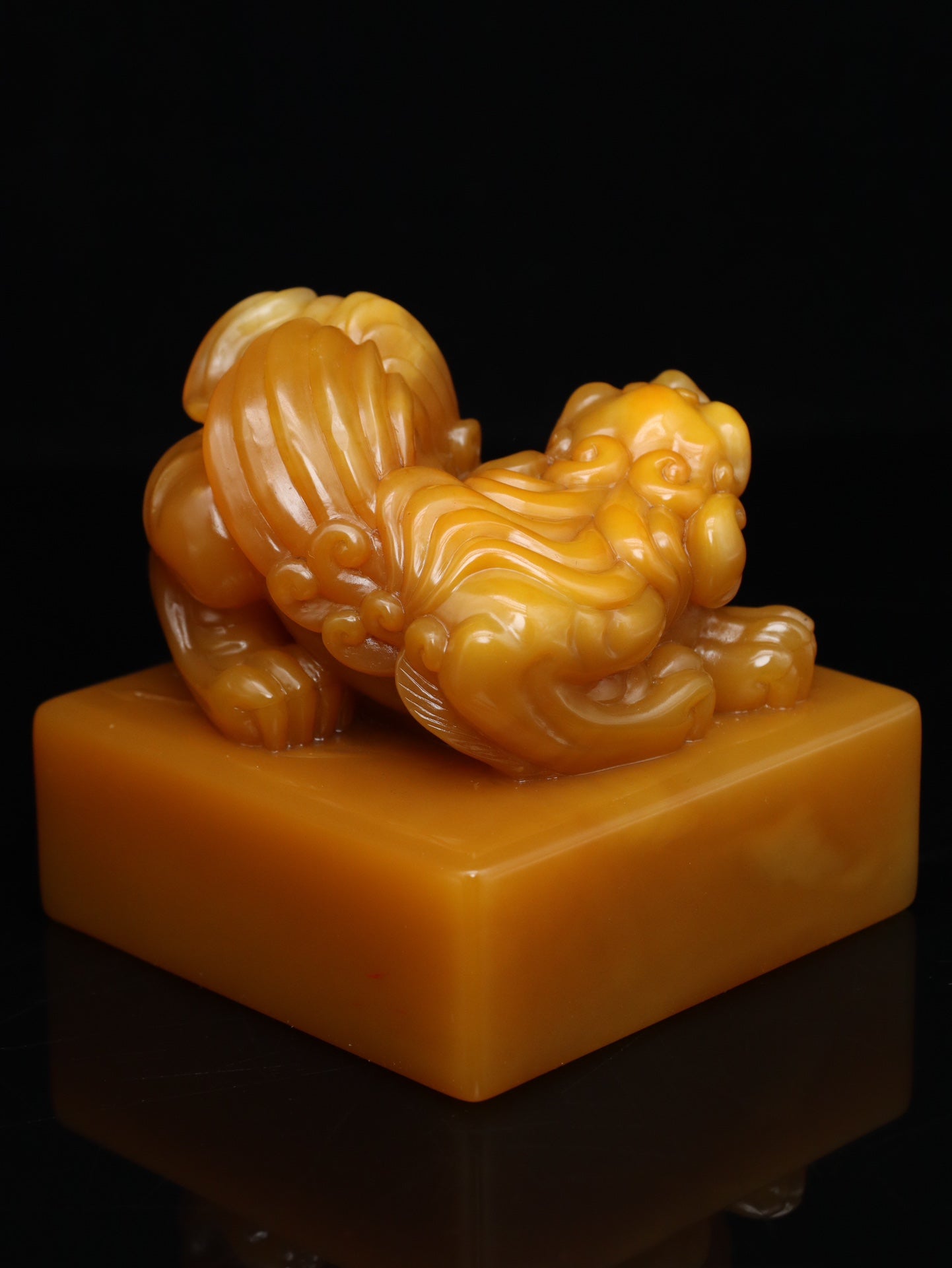 A0705 Vintage Chinese Shoushan Tianhuang Stone Carved Fortune Beast Seal Statue