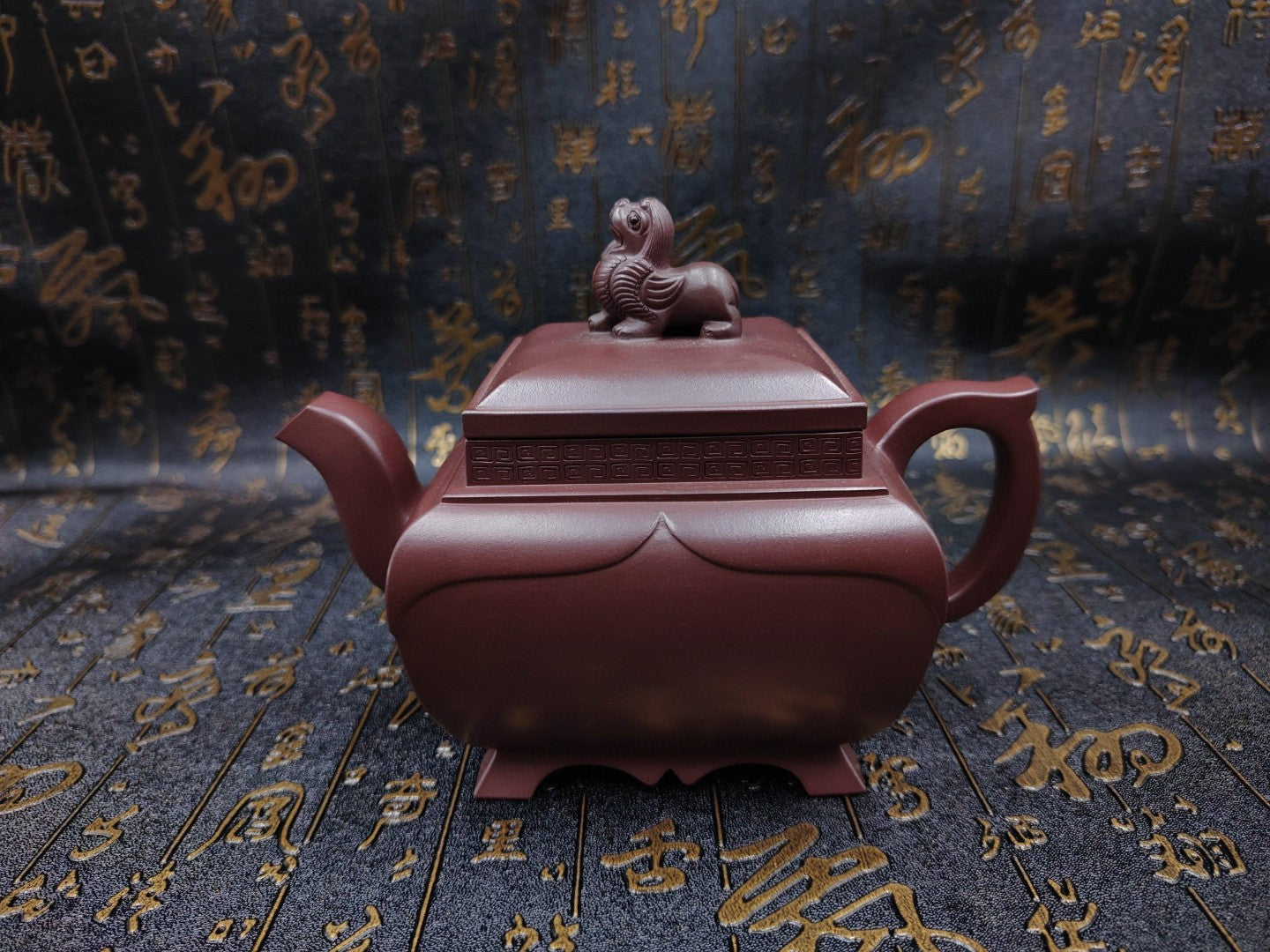 A0711 Chinese Yixing Zisha Clay Fortune Lion Teapot w Artist Signed