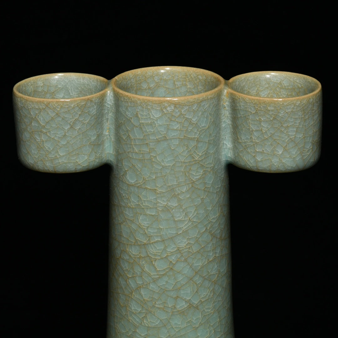 A0712 Vintage Chinese Ice Crack Ru Kiln Double Ear Porcelain Vase