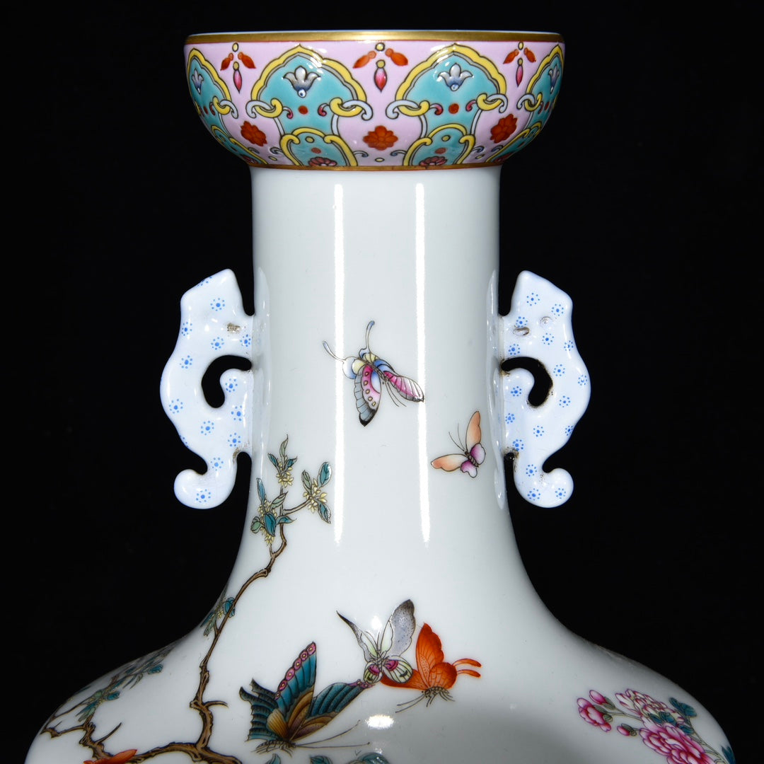A0730 Chinese Qing Dynasty Gilt Edge Famille Rose Butterfly & Flowers Design Porcelain Vase