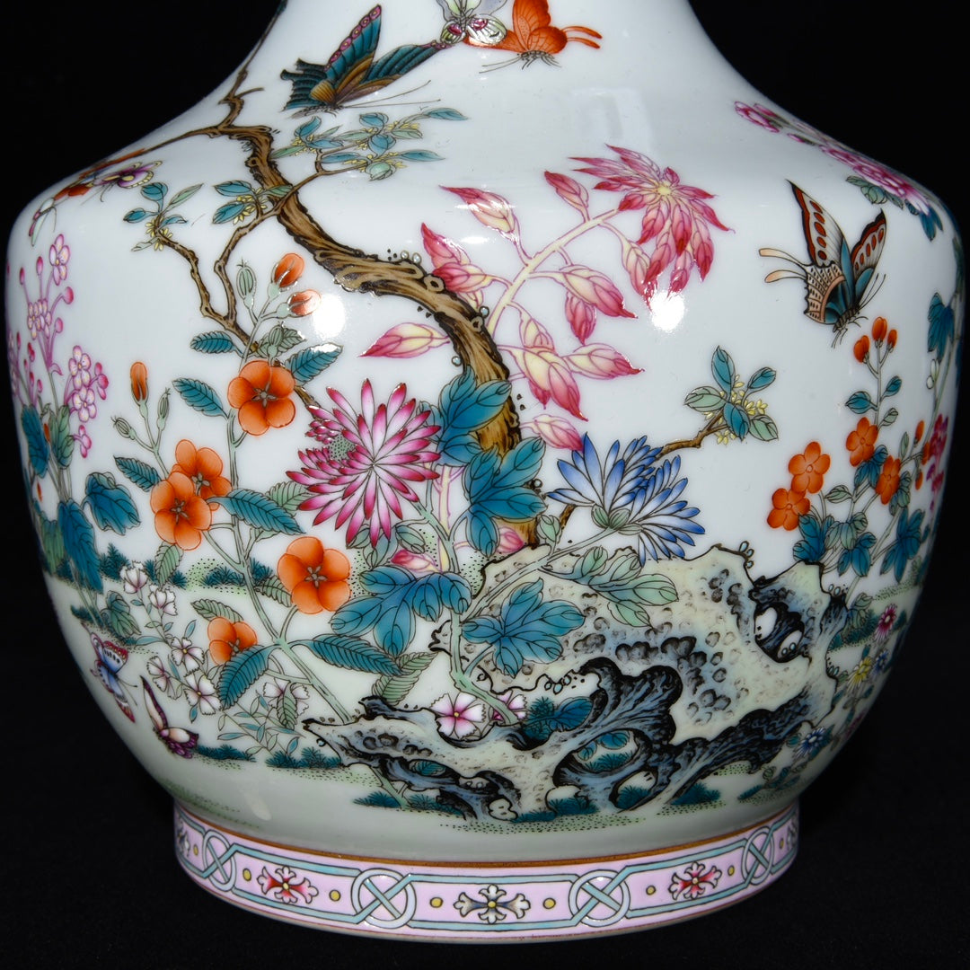 A0730 Chinese Qing Dynasty Gilt Edge Famille Rose Butterfly & Flowers Design Porcelain Vase