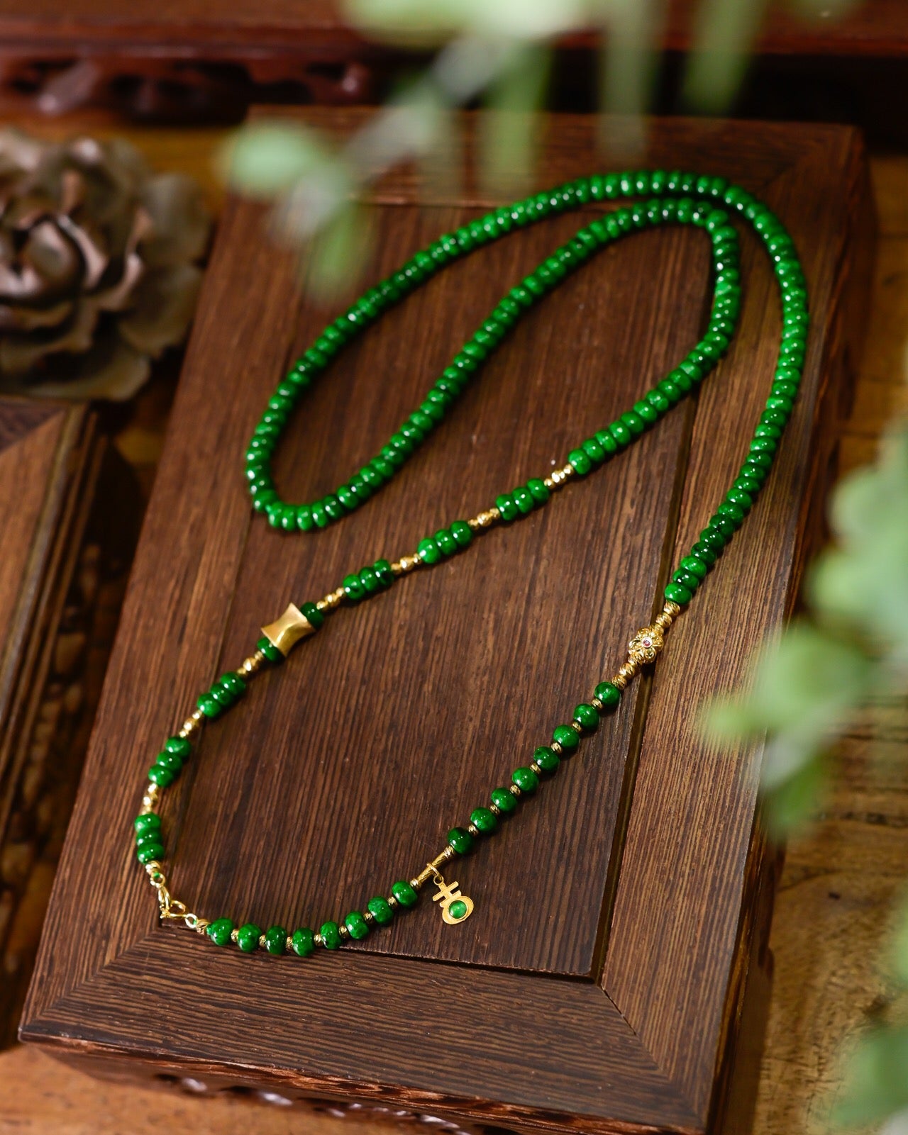 A0734 Exquisite 18K Gold Inlay Jadeite Beads Necklace