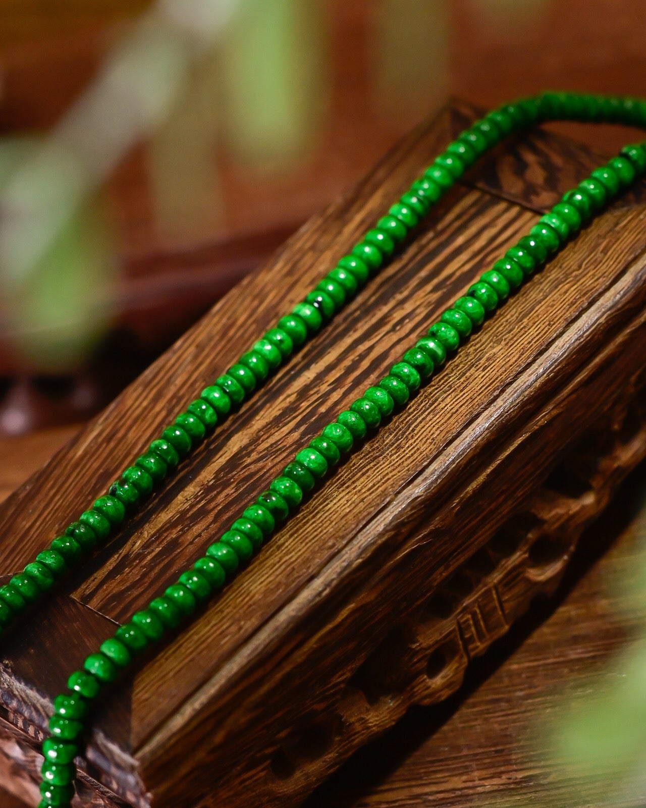 A0734 Exquisite 18K Gold Inlay Jadeite Beads Necklace
