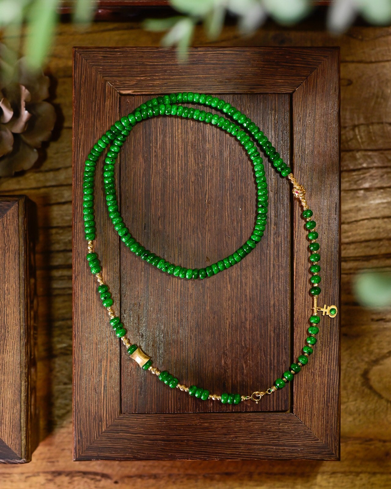 A0734 Exquisite 18K Gold Inlay Jadeite Beads Necklace