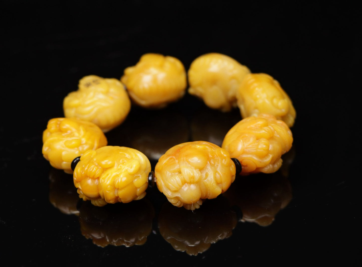 A0737 Superb Chinese Shoushan Tianhuang Stone Carved Fortune Lion Statue w Beads Bracelet
