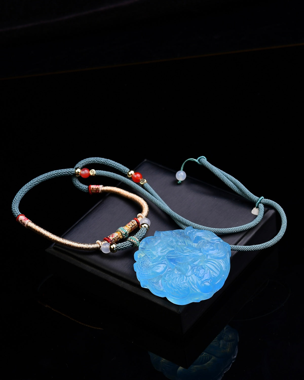 A0738 Beautiful Aquamarine Carved Nine-tailed Fox Pendant