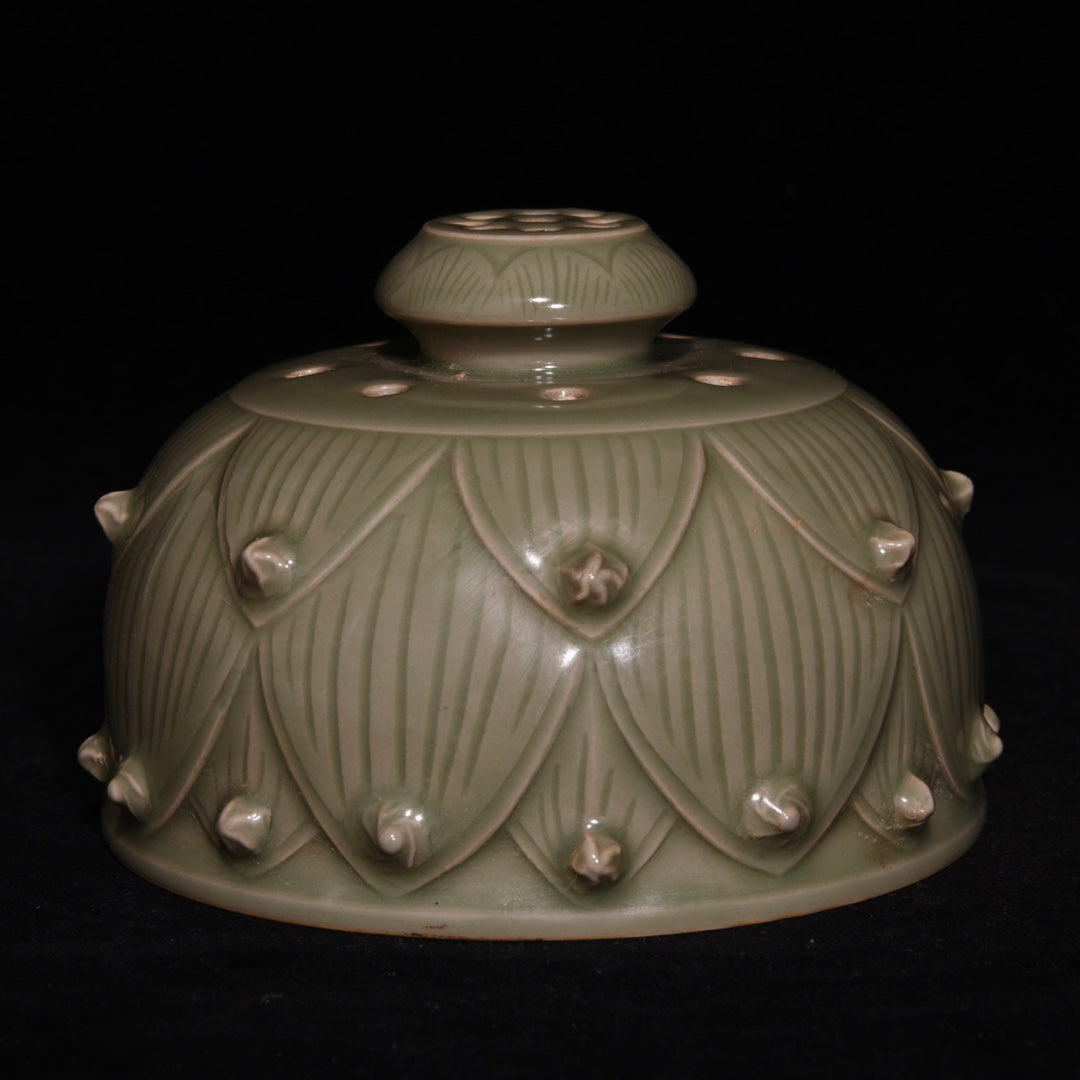 A0739 Chinese Yue Kiln Lotus Flower Porcelain Incense Burner
