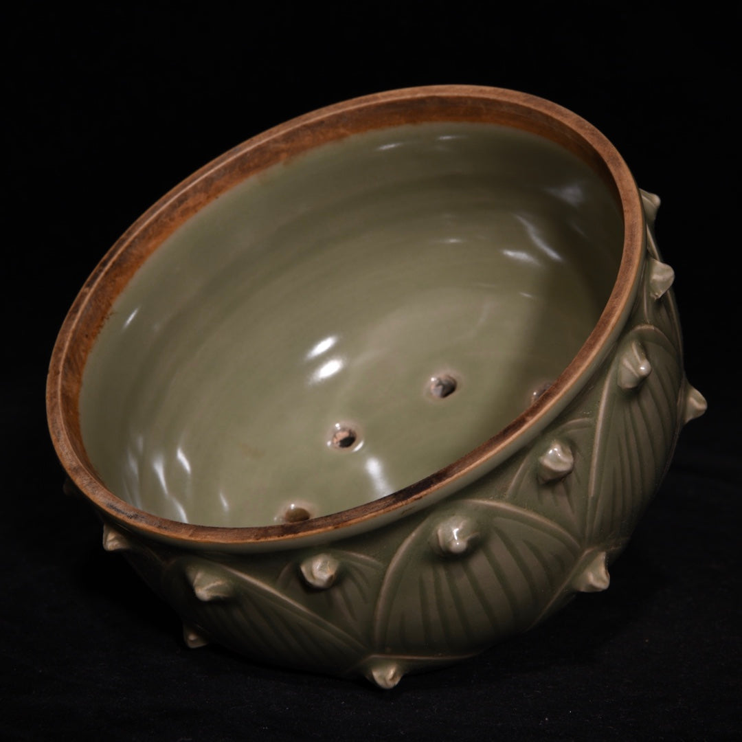 A0739 Chinese Yue Kiln Lotus Flower Porcelain Incense Burner