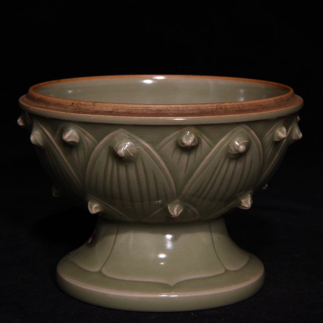 A0739 Chinese Yue Kiln Lotus Flower Porcelain Incense Burner