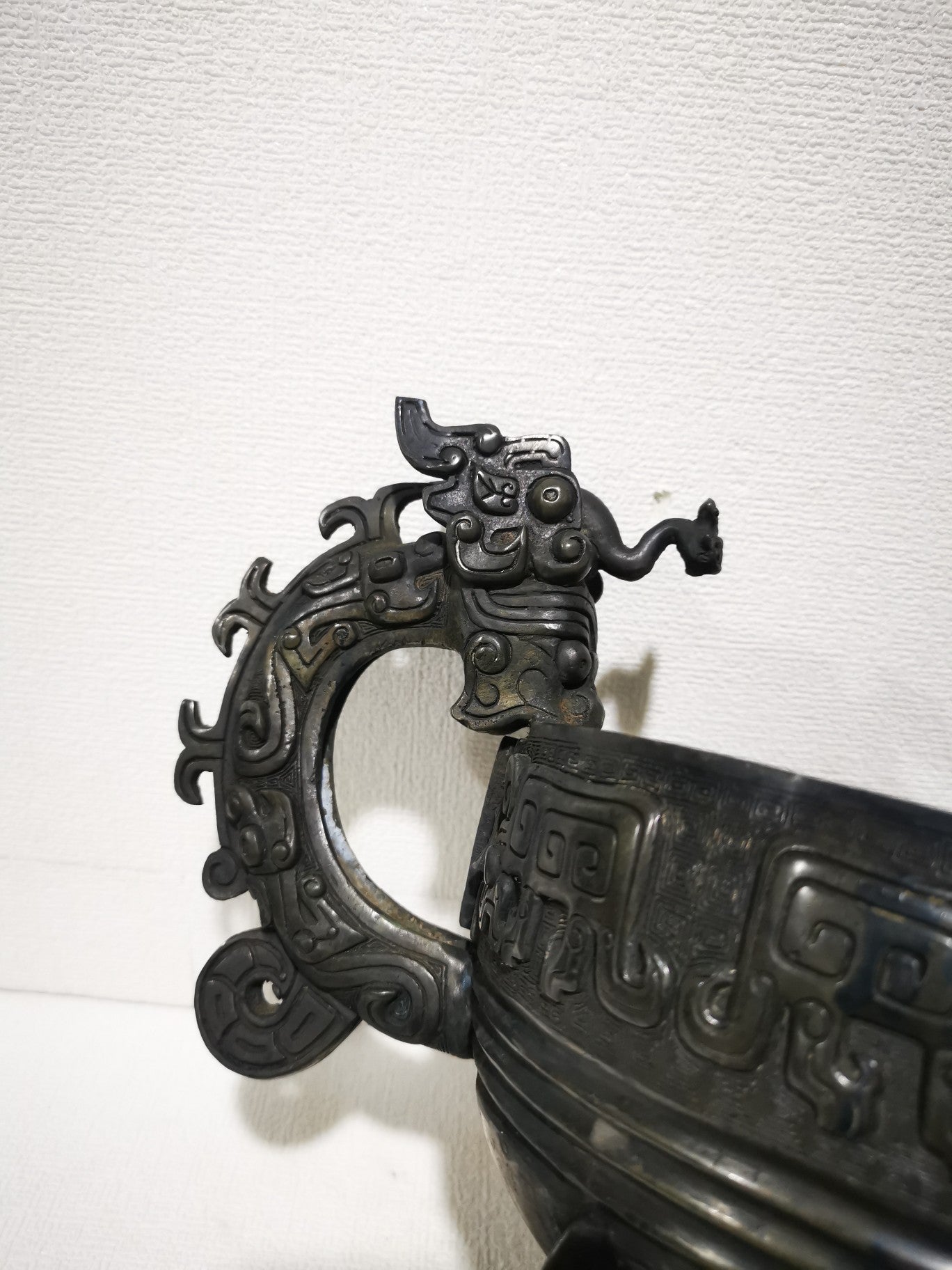 A0749 Xi Zhou Period Bronze Dragon Pattern Statue