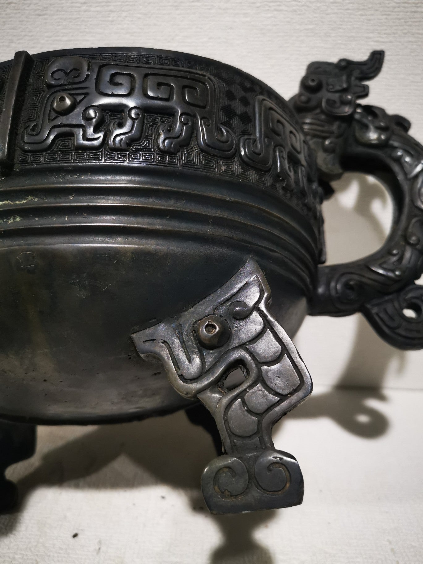 A0749 Xi Zhou Period Bronze Dragon Pattern Statue