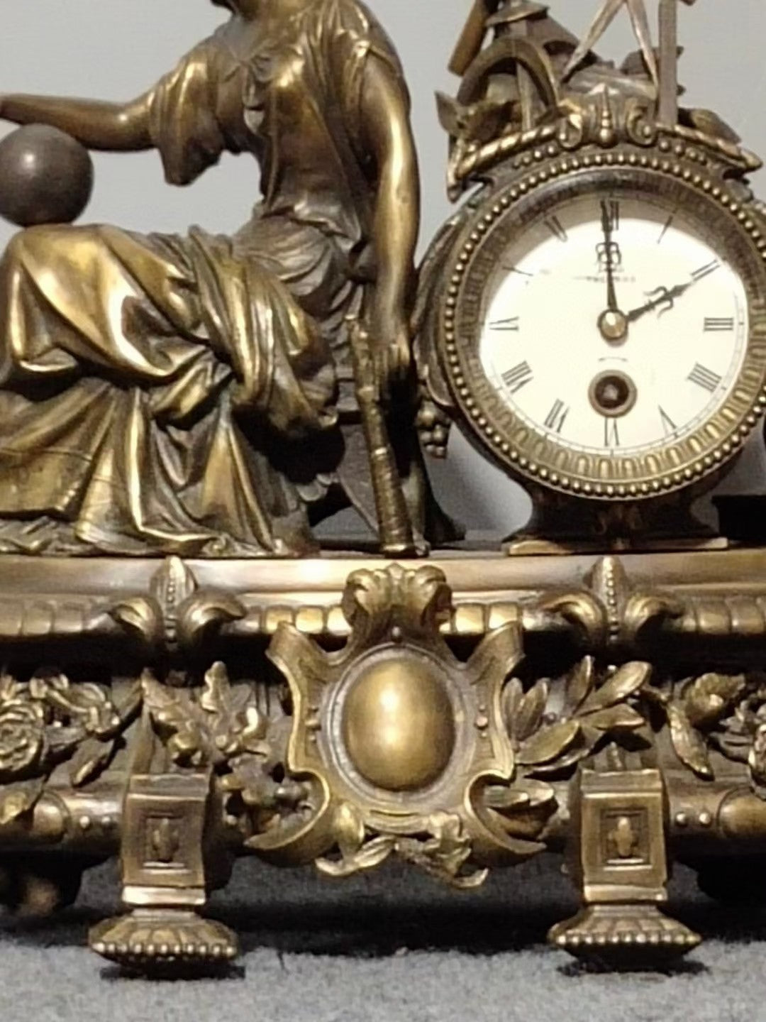 A0752 Vintage Brass Figure Mechanical Clock