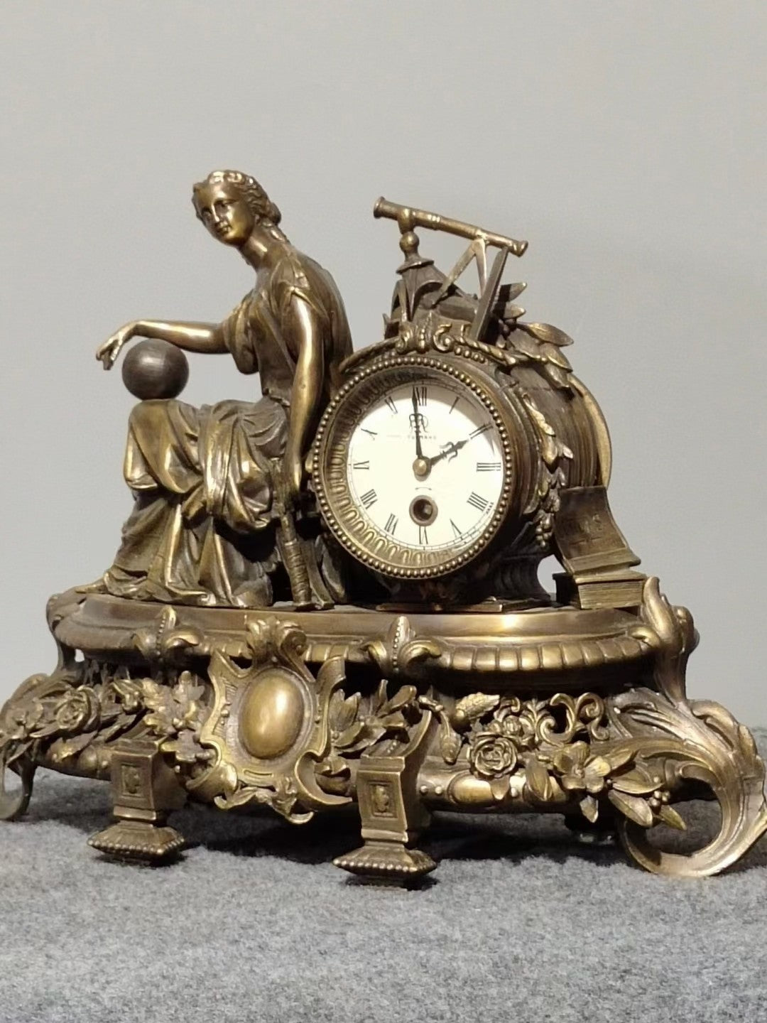 A0752 Vintage Brass Figure Mechanical Clock