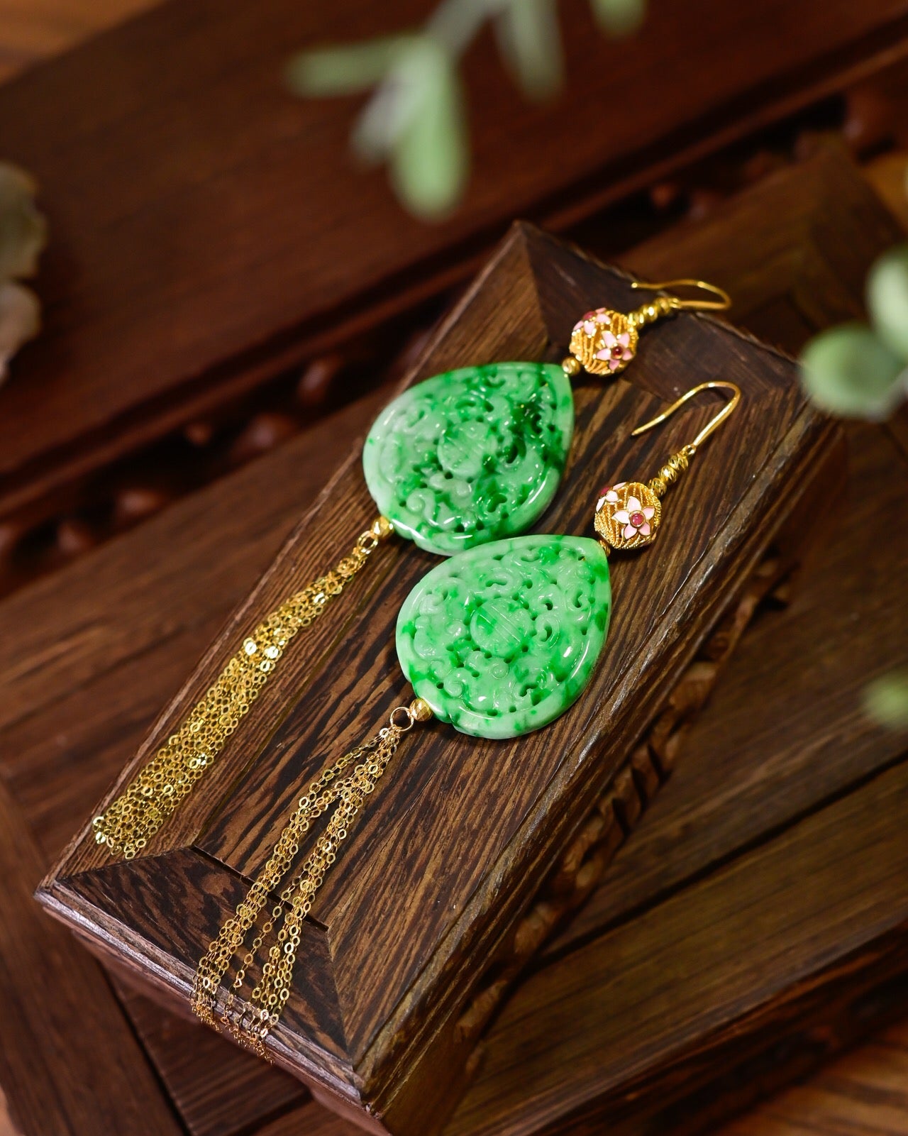 A0795 A Pair Exquisite 18K Gold Inlay Jadeite Earring