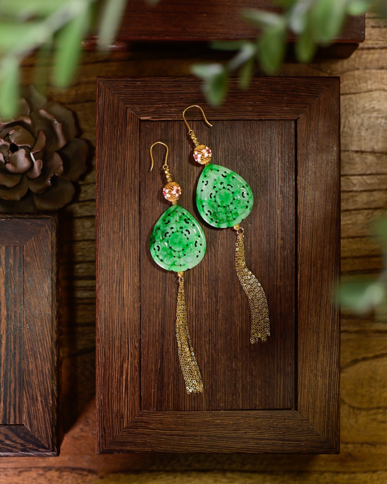 A0795 A Pair Exquisite 18K Gold Inlay Jadeite Earring