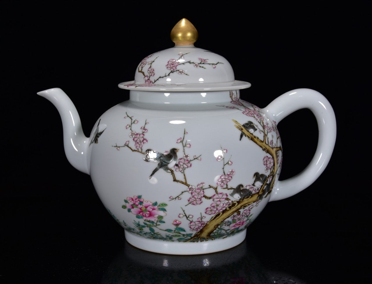 A0808 Chinese Qing Dynasty Gilt Gold Famille Rose Plum Flower & Magpie Design Porcelain Teapot