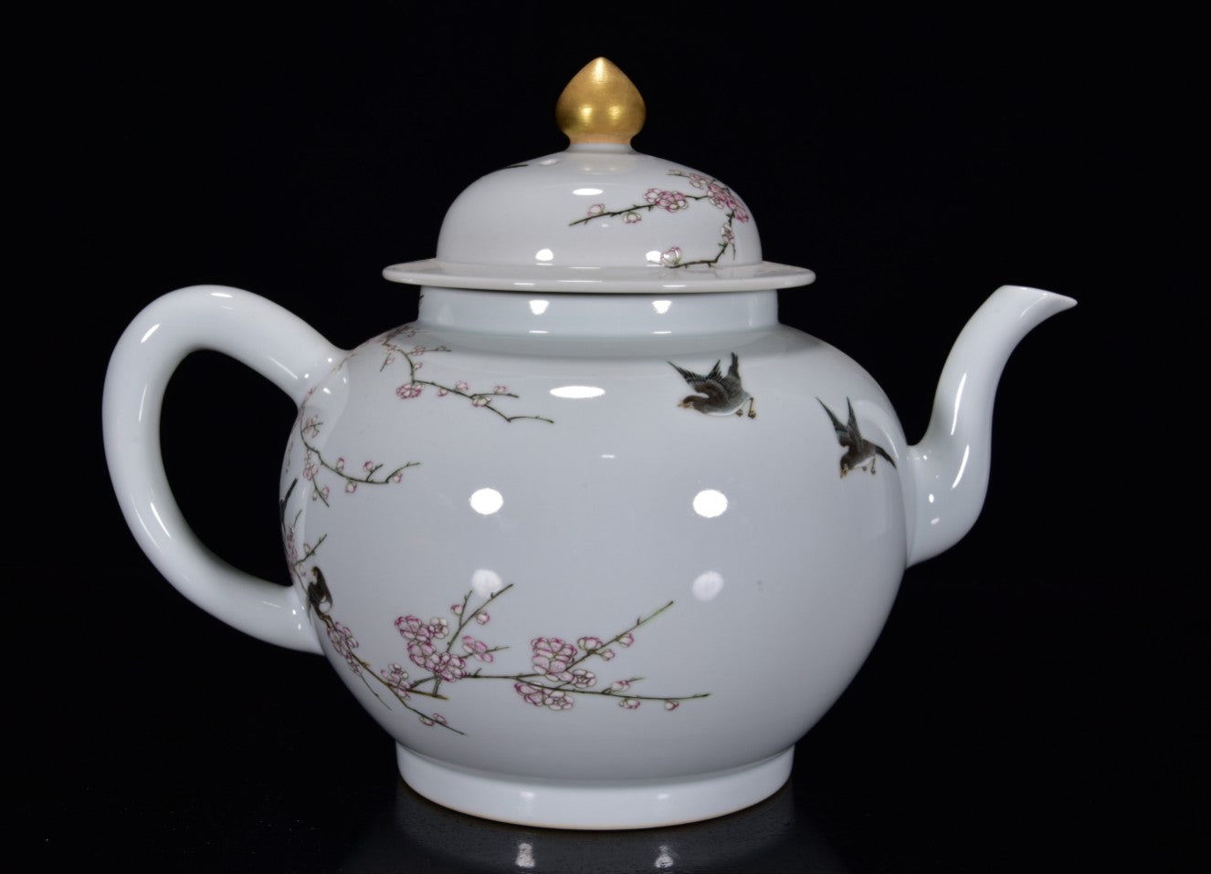 A0808 Chinese Qing Dynasty Gilt Gold Famille Rose Plum Flower & Magpie Design Porcelain Teapot