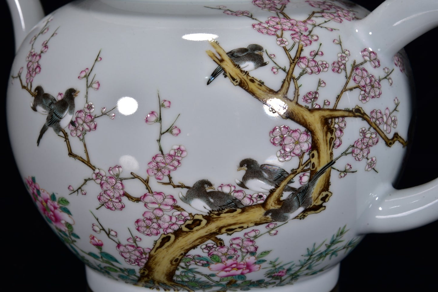 A0808 Chinese Qing Dynasty Gilt Gold Famille Rose Plum Flower & Magpie Design Porcelain Teapot