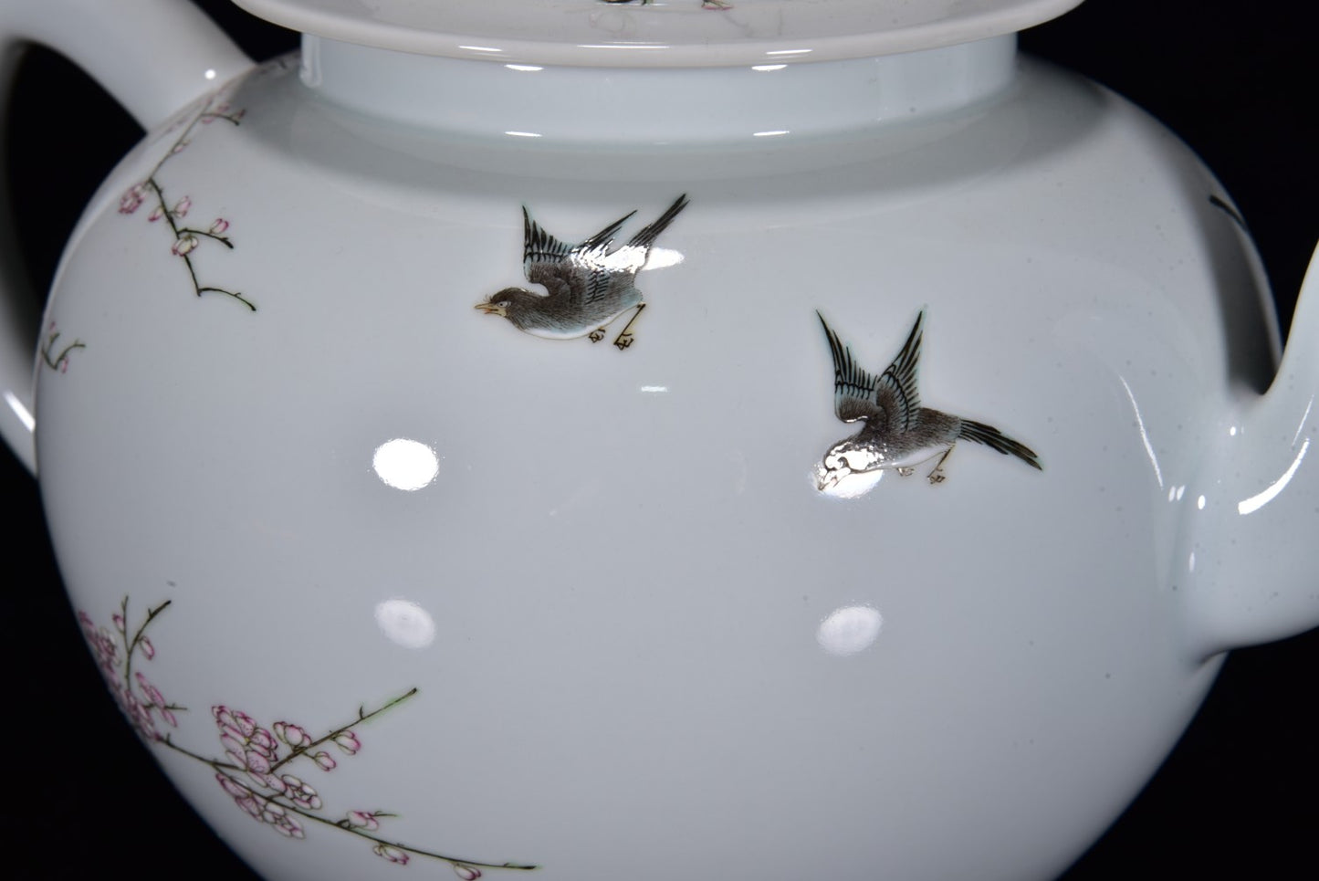 A0808 Chinese Qing Dynasty Gilt Gold Famille Rose Plum Flower & Magpie Design Porcelain Teapot