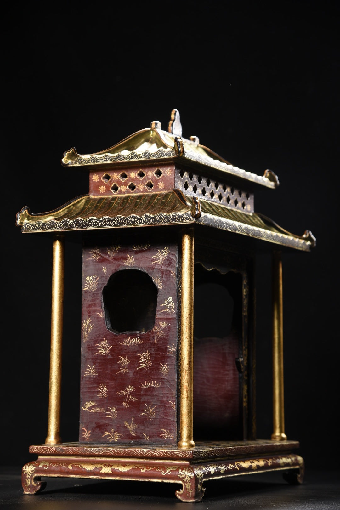 A0813 Chinese Gilt Gold Wooden-cored Lacquerware Shrines