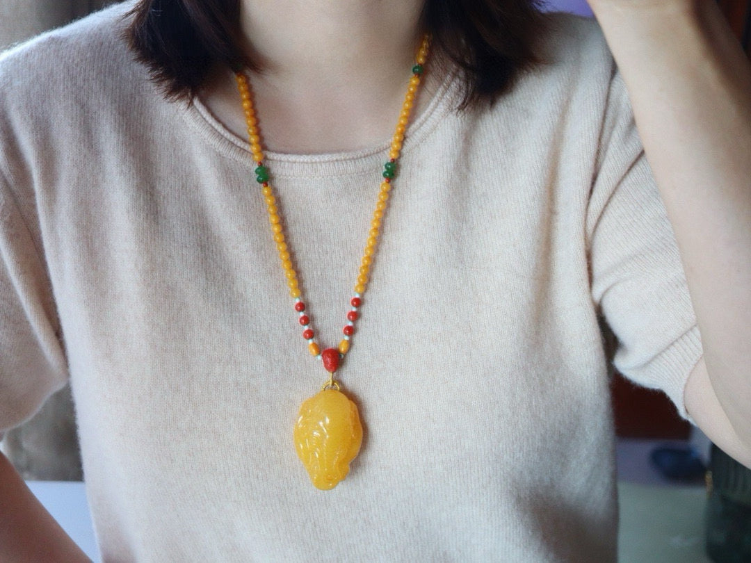 A0832 Beautiful Beeswax Carved Elephant Pendant w Beeswax & Nanhong Agate & Green Jade Beads Necklace
