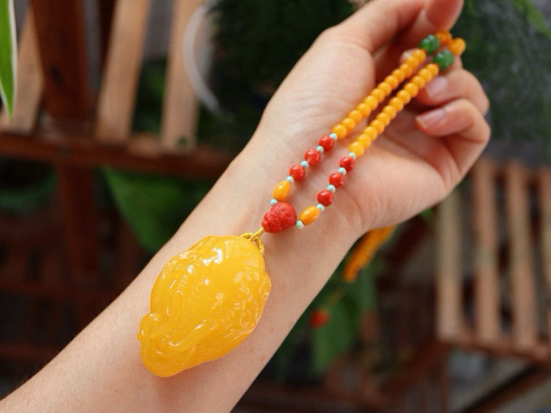 A0832 Beautiful Beeswax Carved Elephant Pendant w Beeswax & Nanhong Agate & Green Jade Beads Necklace