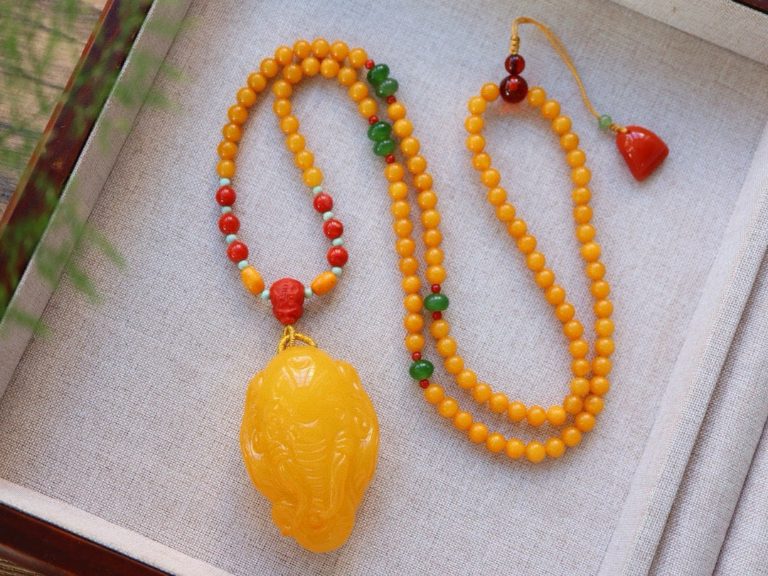 A0832 Beautiful Beeswax Carved Elephant Pendant w Beeswax & Nanhong Agate & Green Jade Beads Necklace