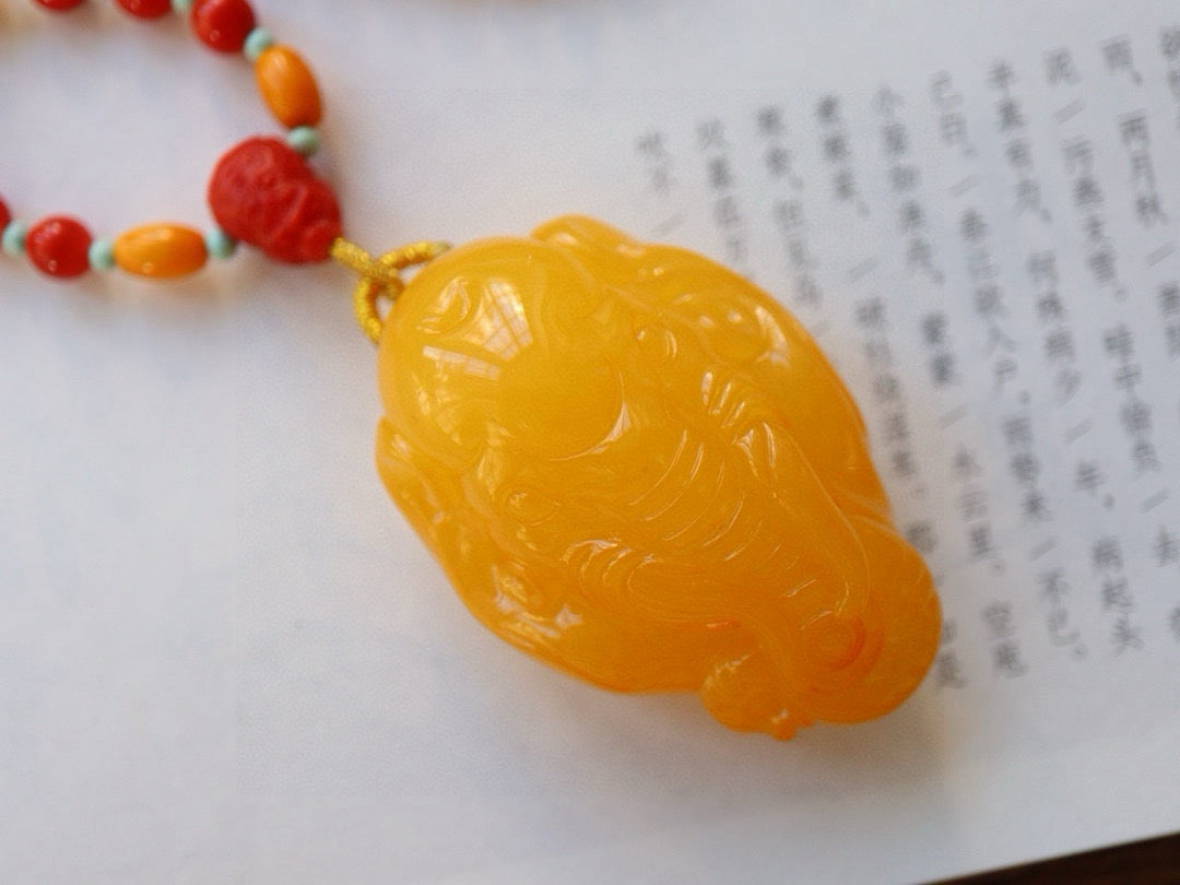 A0832 Beautiful Beeswax Carved Elephant Pendant w Beeswax & Nanhong Agate & Green Jade Beads Necklace