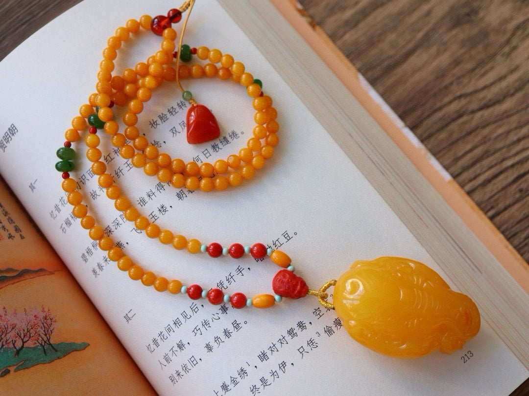 A0832 Beautiful Beeswax Carved Elephant Pendant w Beeswax & Nanhong Agate & Green Jade Beads Necklace
