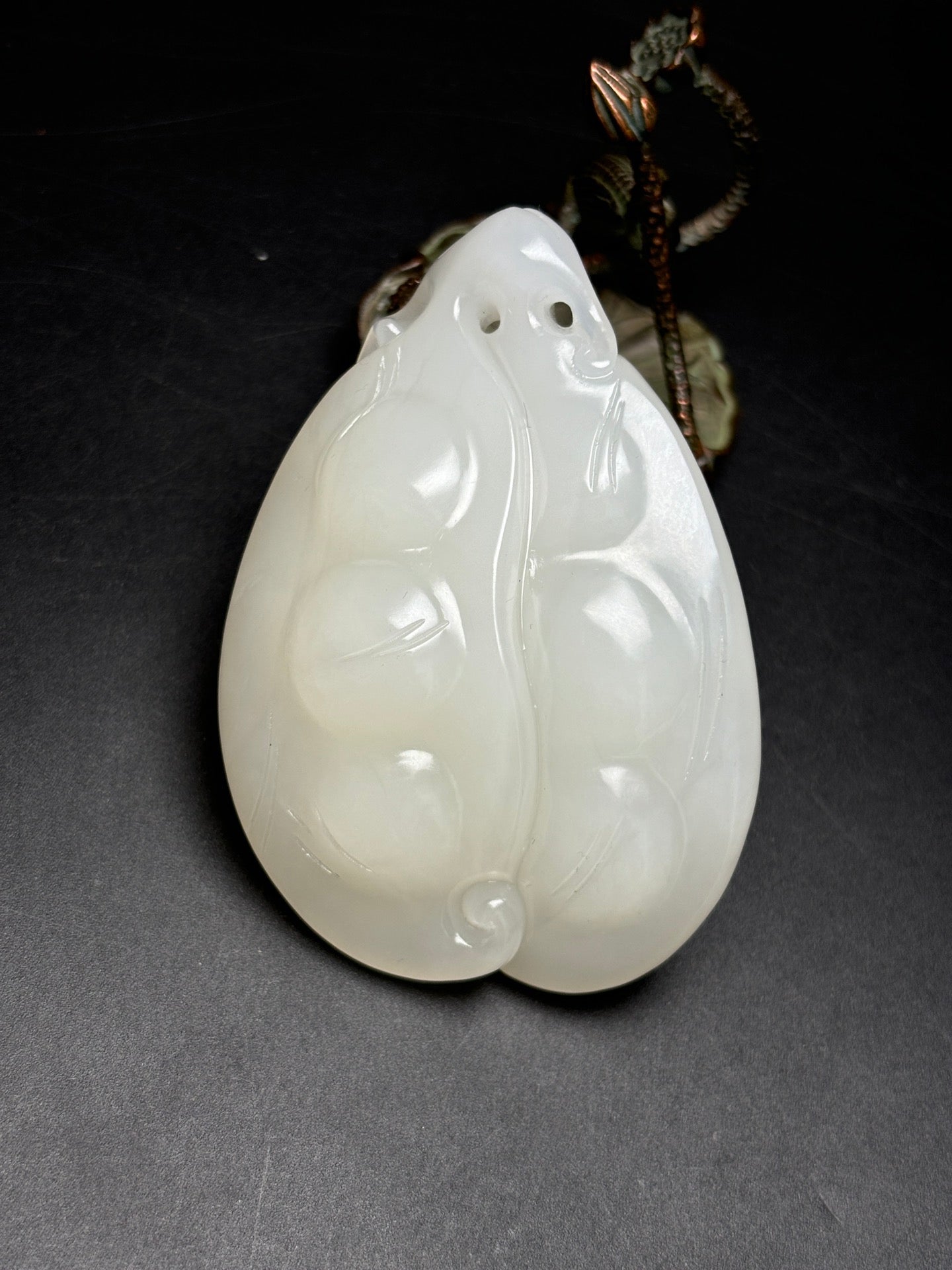 A0837 Superb Chinese Hetian Jade Carved Fortune Cicada & Pea Pod Pendant